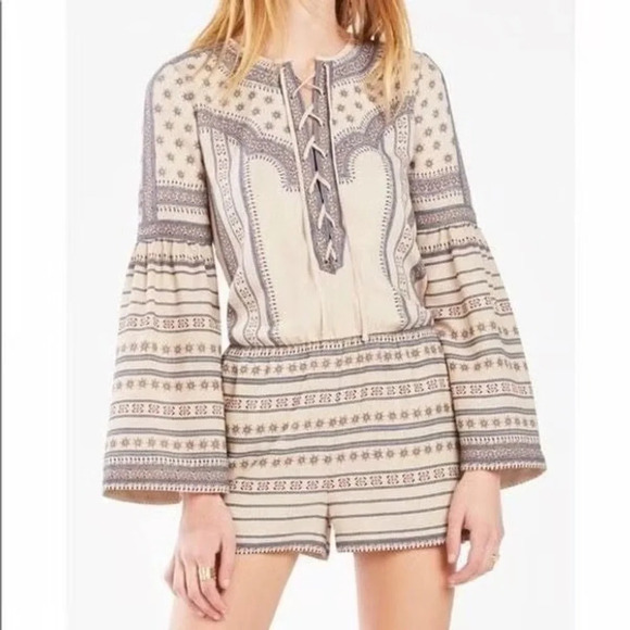 BCBGMAXAZRIA Nancie Medallion Print Romper Size Medium EUC - Picture 1 of 4